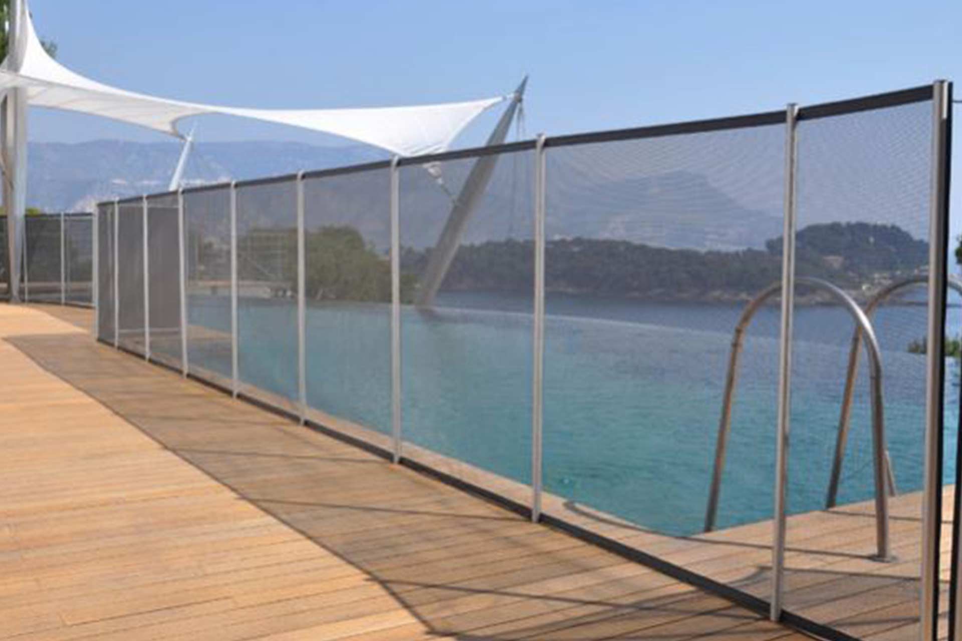 barriere piscine entretien maintenance equipement eclairage exterieur no poblemo piscines frejus var golfe de saint tropez cote d'azur chlore